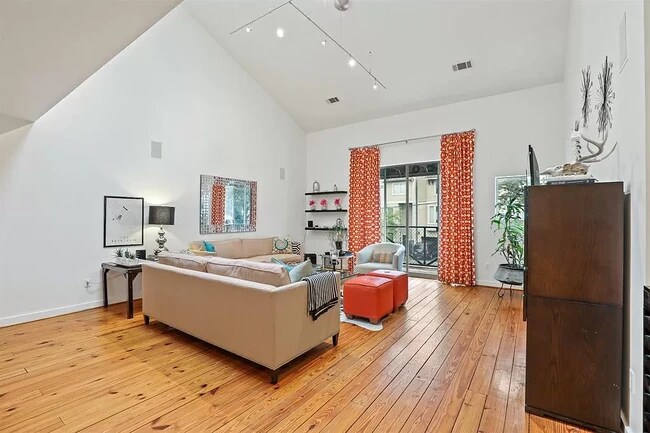 Photo - 2809 Crawford St