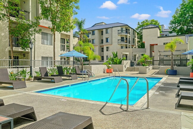 Building Photo - Marbrisa