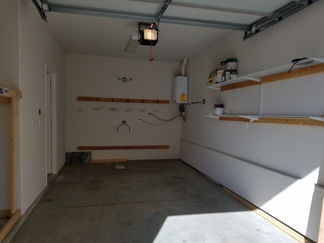 Photo - 3bd/2.5ba Condo w/ Attached Garage, Available July 31, 2026