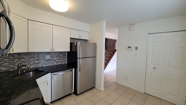 Photo - Beautiful 3 Bed, 3.5 Bath Brick Townhouse ...