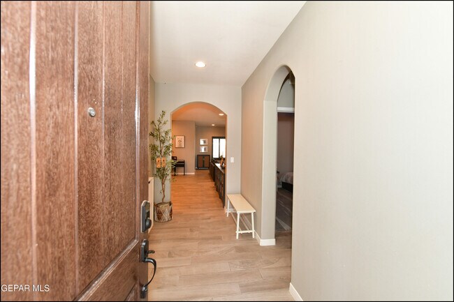 Photo - 13187 Borwick Rd