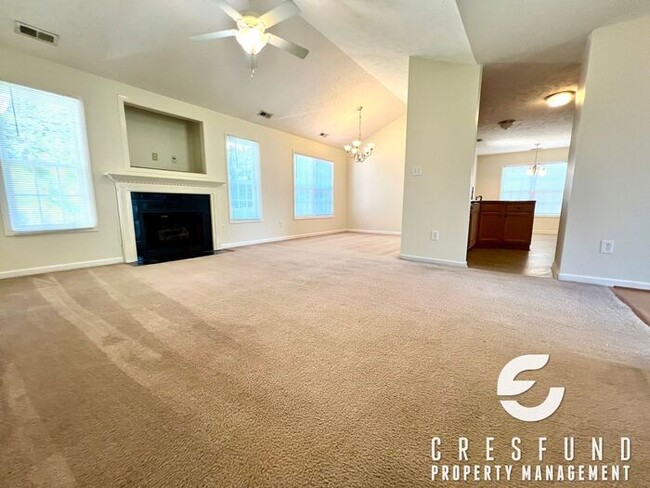 Photo - COZY AND CONVENIENT MINUTES FROM FT. BRAGG!