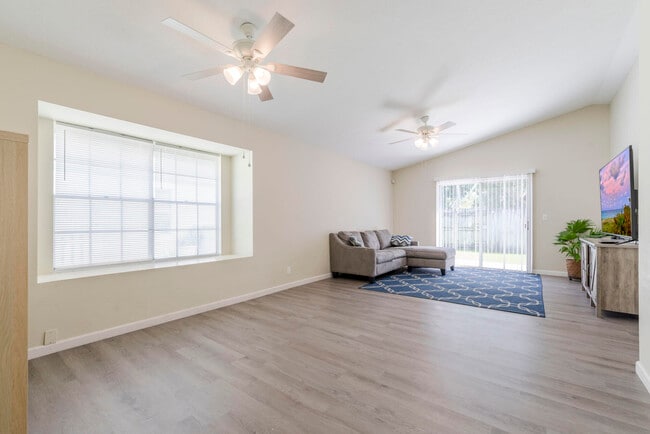Photo - 1306 Wild Daisy Ln