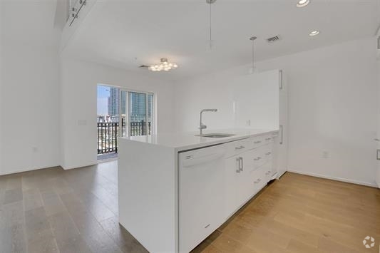Building Photo - 15 Warren St Unit 424 Rental