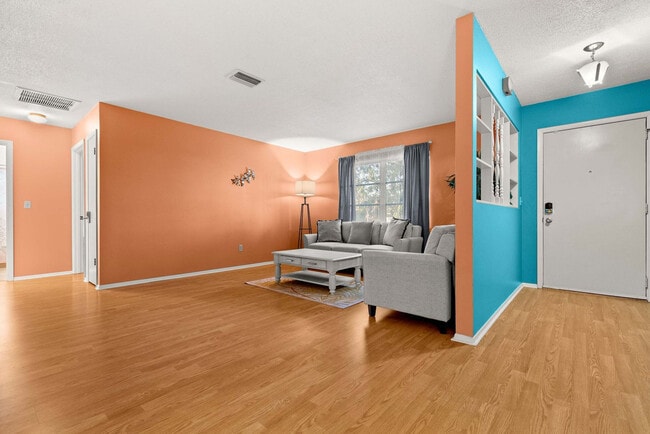 Building Photo - 5203 18th Ave W Rental