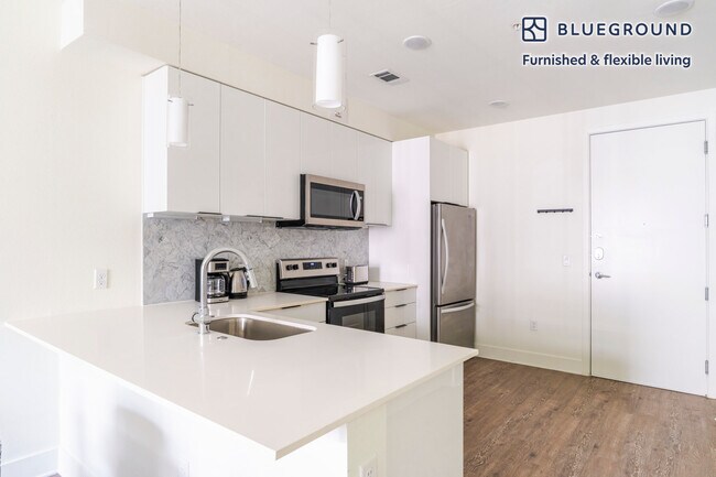 Photo - 1301 W Koenig Ln Unit FL1-ID330