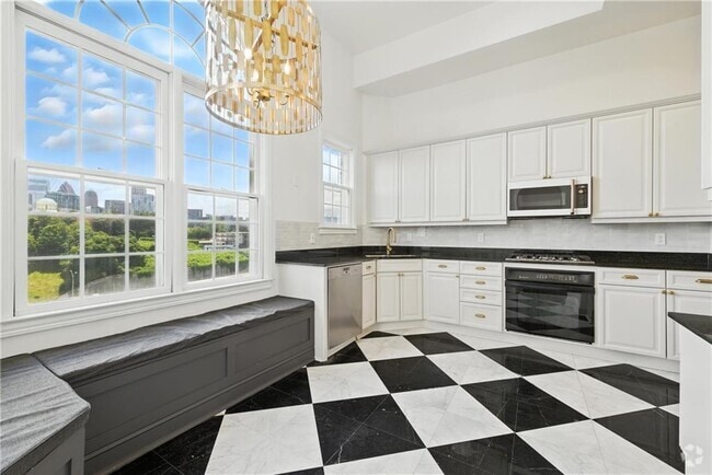 Building Photo - 1735 Peachtree St NE Unit 524 Rental