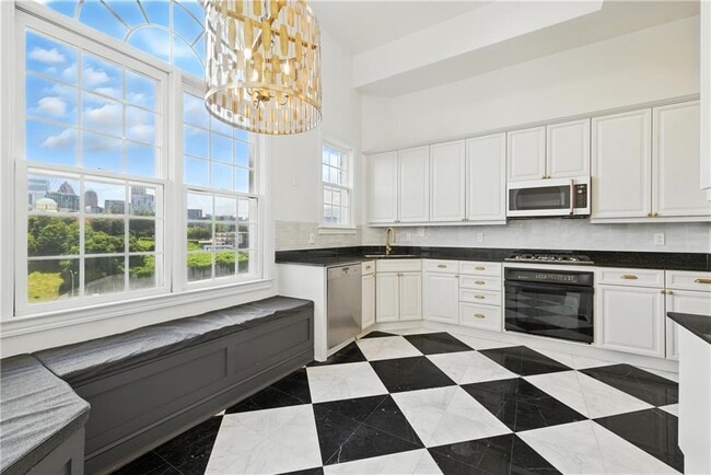 Photo - 1735 Peachtree St NE Condo Unit 524