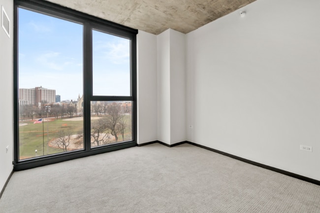 Photo - 1371 W Randolph St