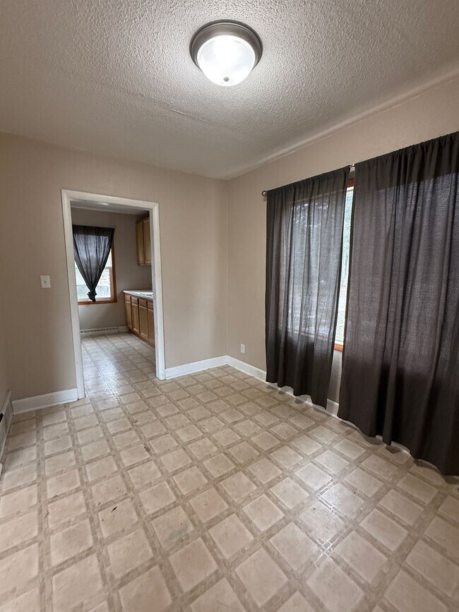 Photo - 3 Bedroom 1.5 Bath / House