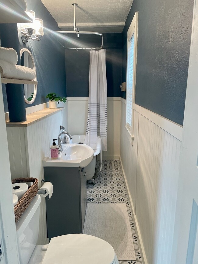 Photo - 3547 Main St NE Unit # 2