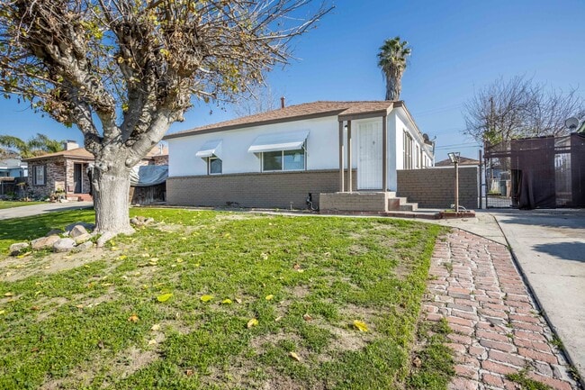 Building Photo - 312 S Myrtle St