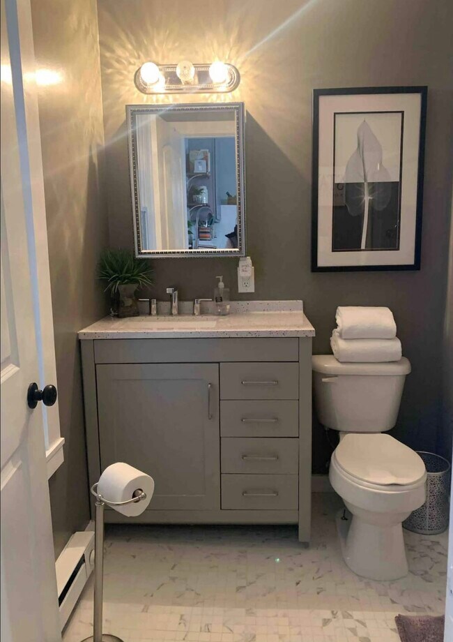 Photo - 99 Bridge St Unit The Hideaway