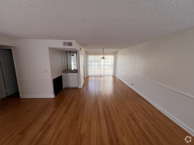 Building Photo - 201 S Curtis Ave Unit 201 S. Curtis Ave.  C Rental