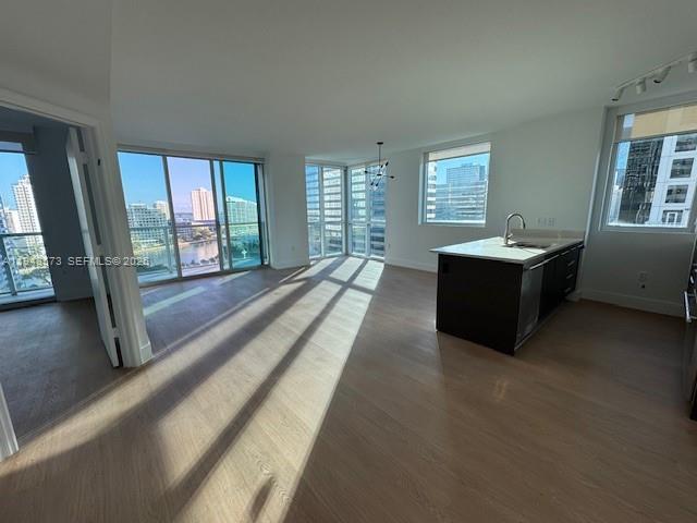 Building Photo - 500 Brickell Ave Unit 1502