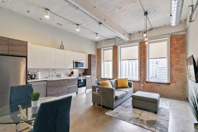 Building Photo - 500 S Ervay St Unit ID1297769P
