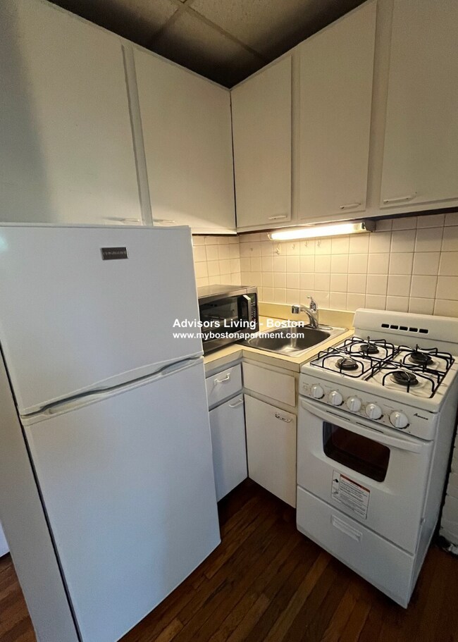 Building Photo - 121 Charles St Unit 10 Rental