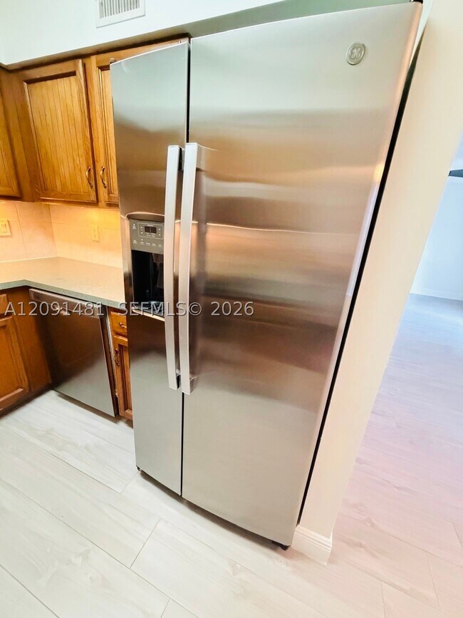 2425 SW 22nd Ave Unit 102B