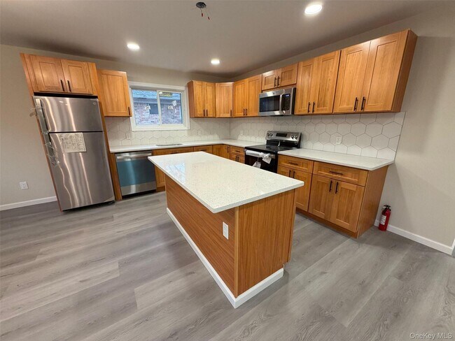 Photo - 16 Cornwall Ln