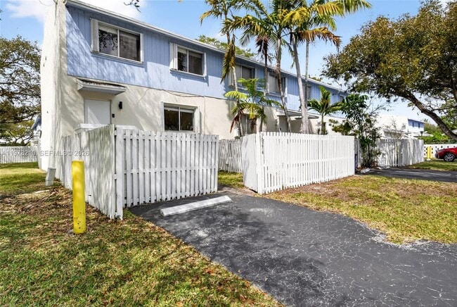 Photo - 10274 SW 222nd St