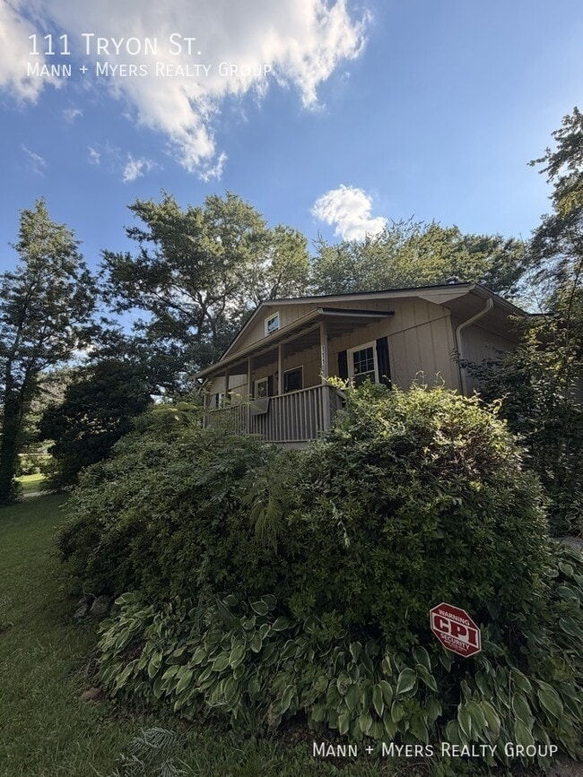 Photo - 111 Tryon St