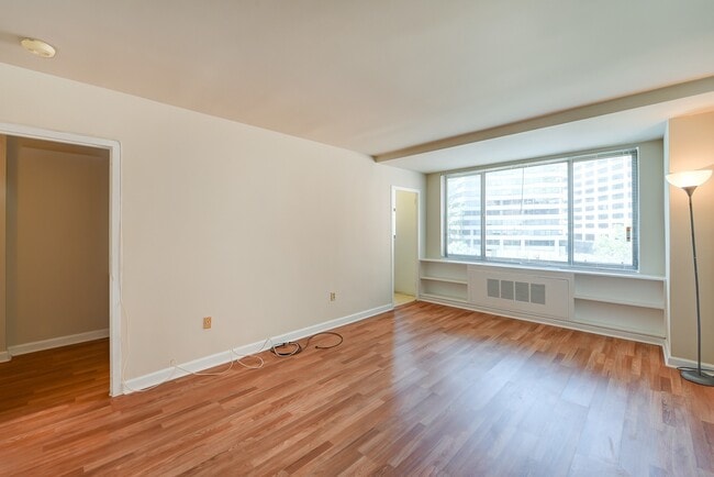 Spacious & Bright Studio at River Place North - Spacious & Bright Studio at River Place North Condo Unit 638