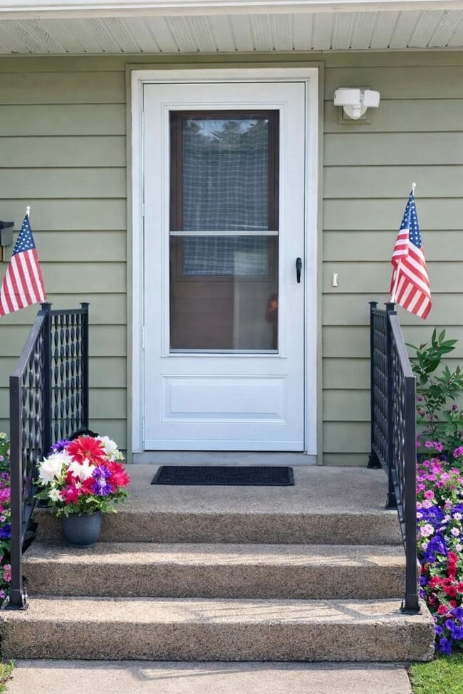 Photo - Click the “Apply Now” button or email wapmrentals@gmail.com for a prompt response.