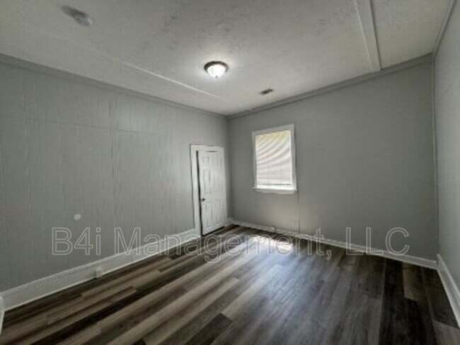 Photo - 407 Circus St