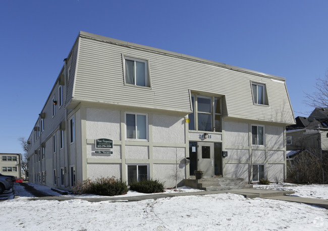 Photo - 2741 Pillsbury