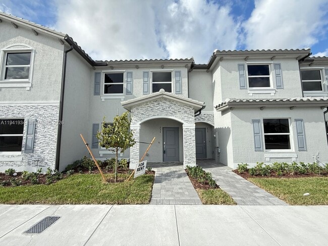 Photo - 234 SE 10th St