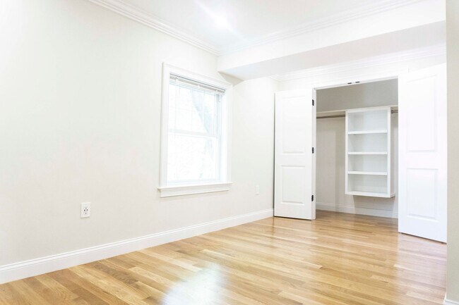 Photo - Ridiculous renovations including living room with metal object... (banishment room)