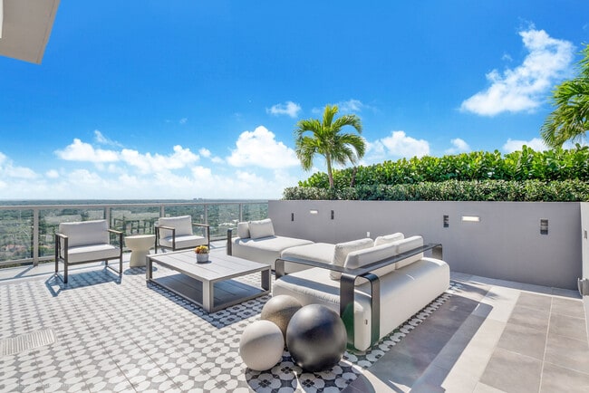 Crest at Pinecrest apartments — community photo