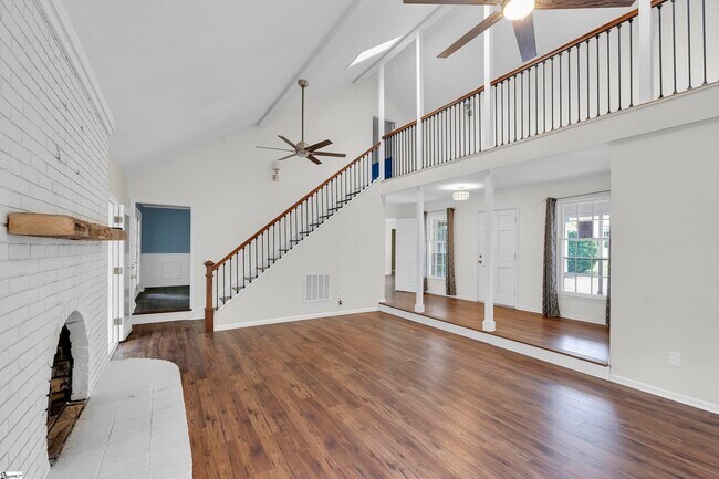 Photo - 203 Roper Mountain Rd Ext