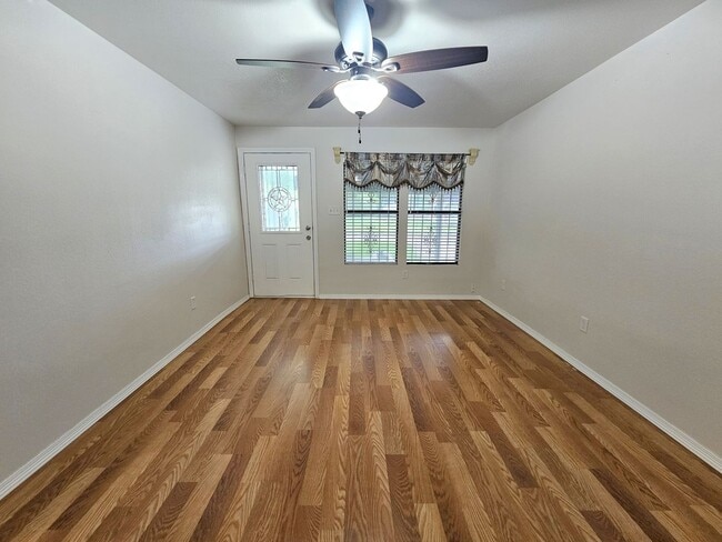 Photo - 317 Ebony Ave