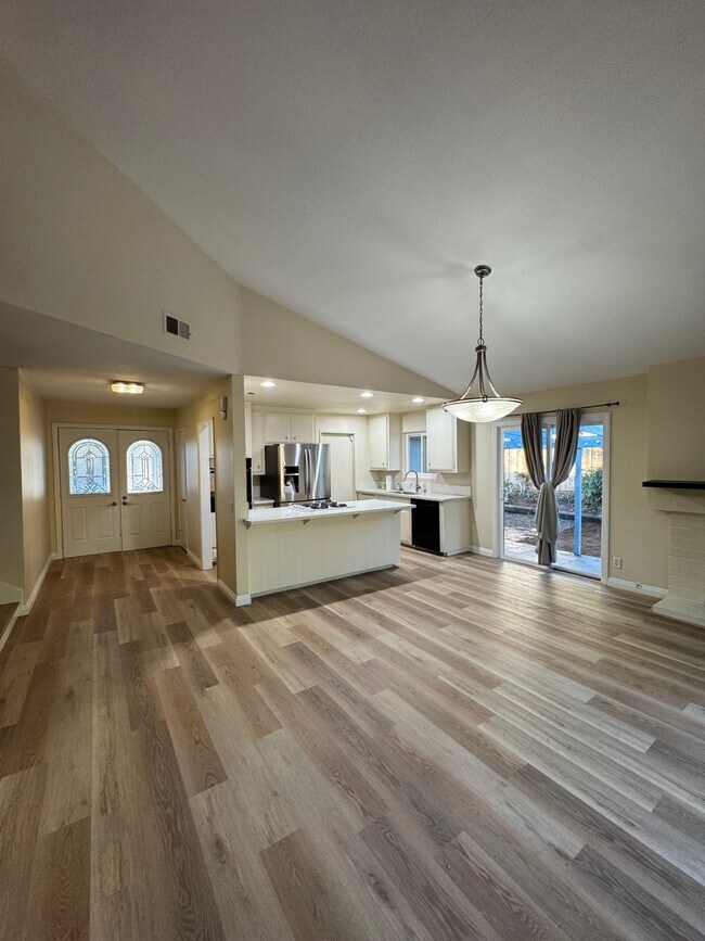 Photo - 4894 Alondra Way