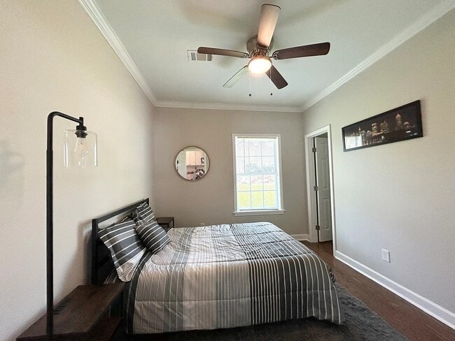 Photo - 2184 Wingate St SW