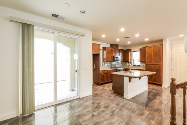 Photo - 1591 Sylvia St