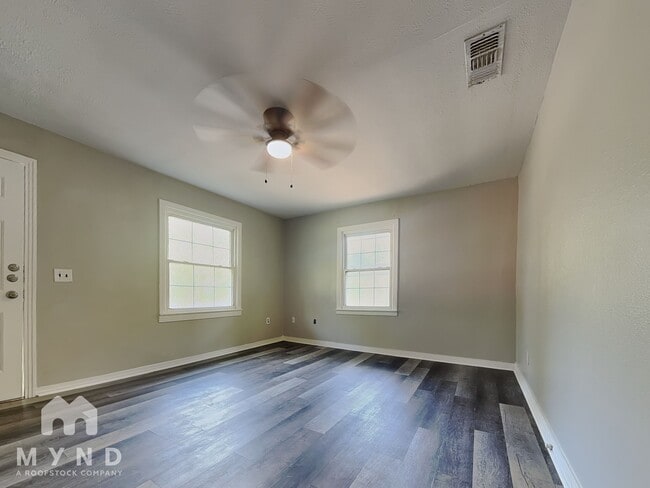 Photo - 404 N Kenwood Rd