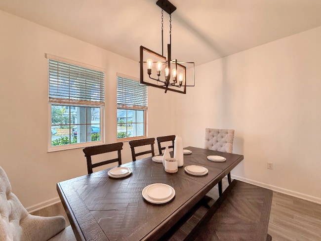 Photo - 4411 Holstein St