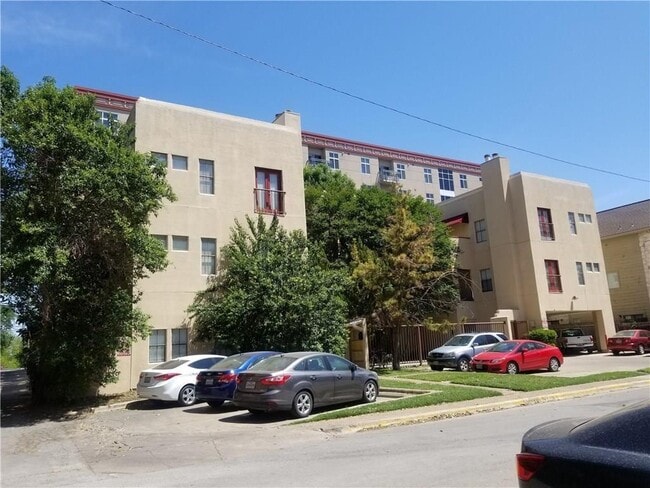 Building Photo - 712 Graham Pl Unit 203 Rental