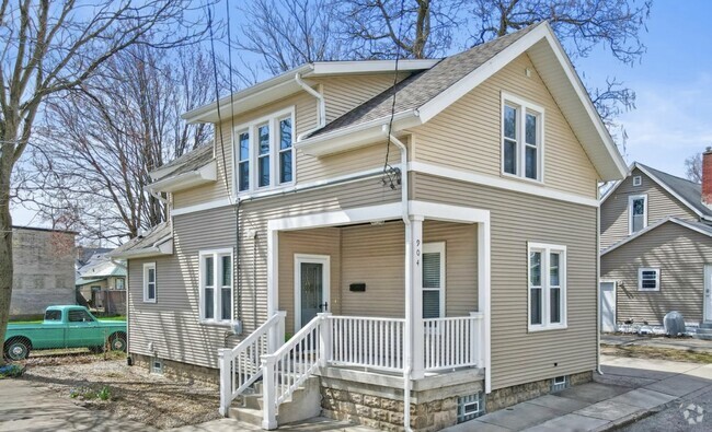 Building Photo - 904 Zeeland Ct NE Rental