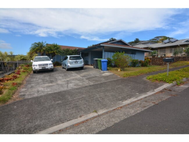Building Photo - Renovated Pacific Palisades 3/2 SFH with Y...