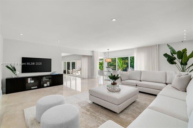 Photo - 7155 Los Pinos Blvd