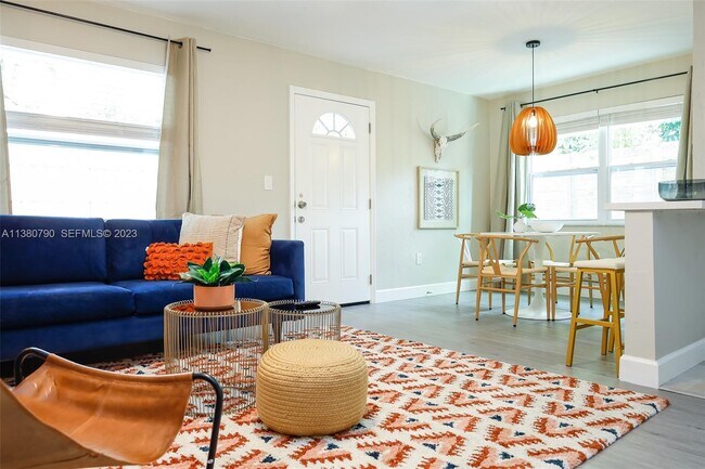 Photo - 2761 SW 33rd Ave Unit 2