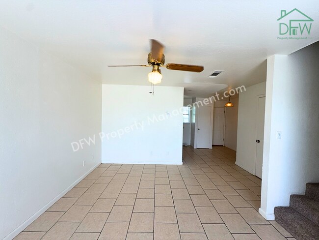 Photo - 807 W Walnut St Unit Apt C2