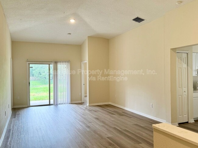 Photo - 3006 Summer House Dr