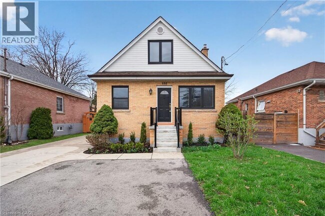 Photo - 698 Upper Sherman Ave