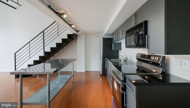 Photo - 1027 Arch St Unit 407