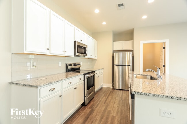 Photo - 1397 Woodridge Pl