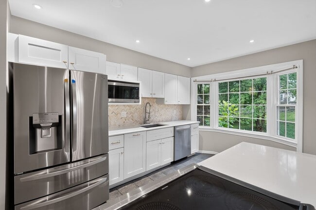 Photo - 3-level townhome in sought-after Sycamore Heights